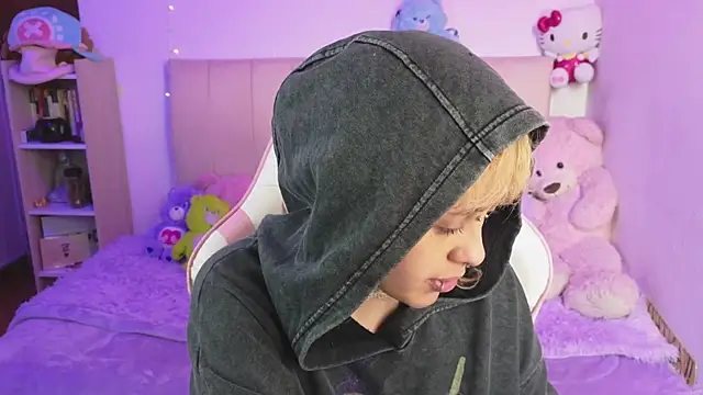 NekoWaifu online show from 15, 6, 2026