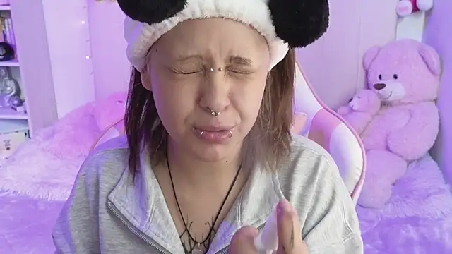 NekoWaifu online show from 11, 5, 2026