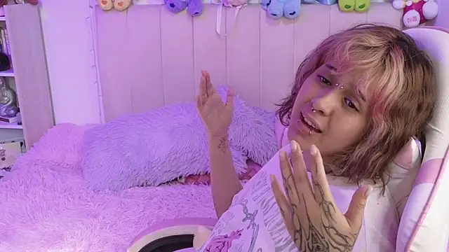 NekoWaifu online show from 28, 4, 2026