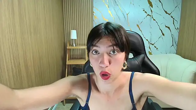 Snapshot of Isabella_Blondetf chatting on 4, 11, 2025 Isabella Blondetf online show from 4, 11, 2025