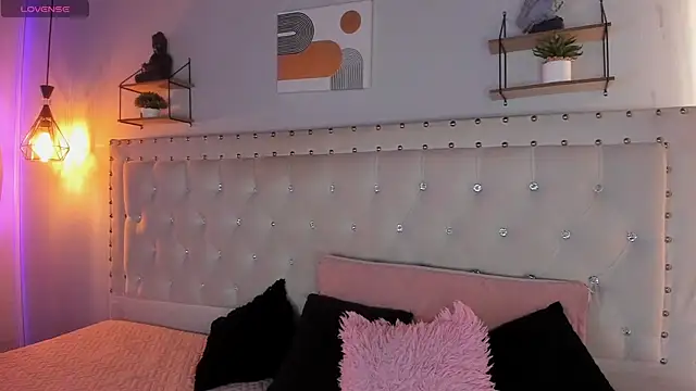 sophiee09  online show from 17, 4, 2026