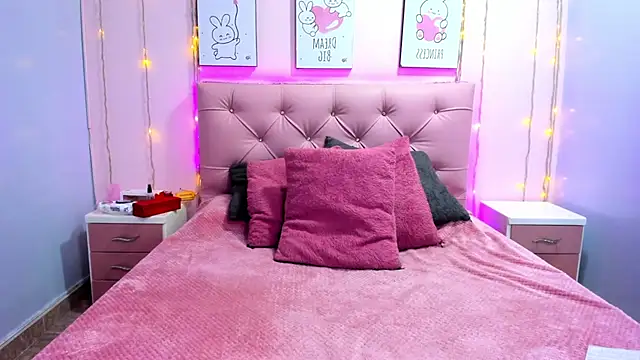 Issaa Tyler online show from 17, 12, 2025