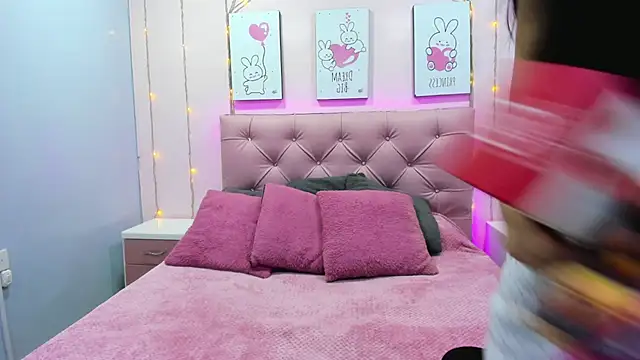 Issaa Tyler online show from 25, 10, 2025