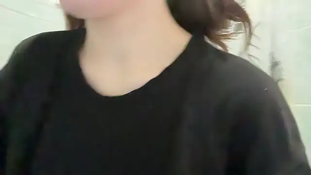 MargarettNewbie online show from 5, 10, 2025