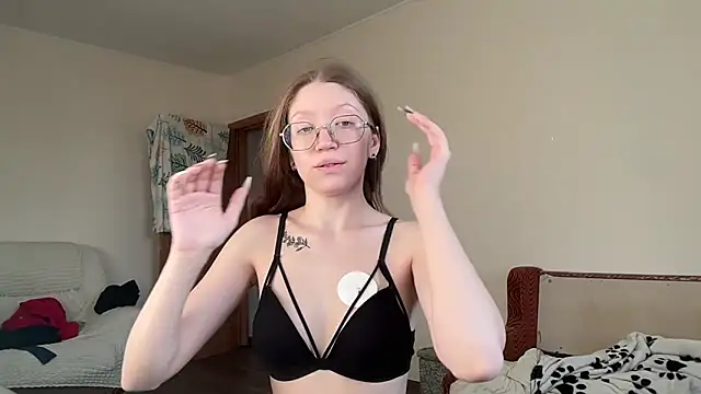 MargarettNewbie online show from 8, 10, 2025