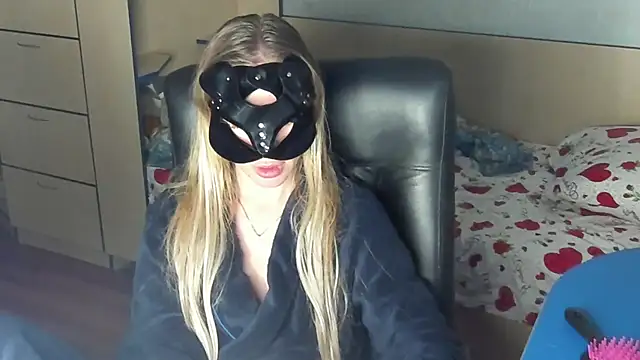 CelineReyys online show from 28, 4, 2026