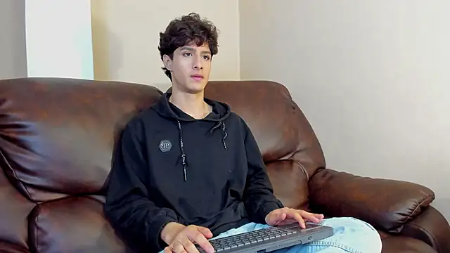 Snapshot of Xam_Collen chatting on 14, 11, 2025 Xam Collen online show from 14, 11, 2025