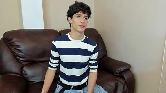 Snapshot of Xam_Collen chatting on 21, 12, 2025 Xam Collen online show from 21, 12, 2025