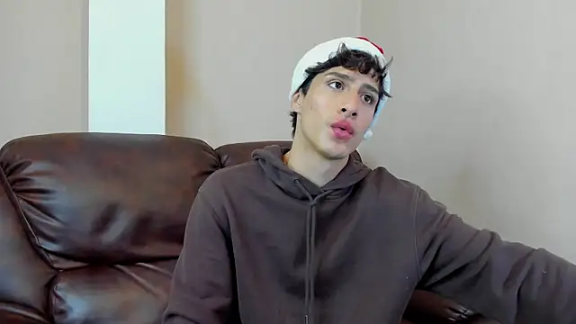 Snapshot of Xam_Collen chatting on 19, 12, 2025 Xam Collen online show from 19, 12, 2025