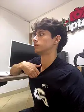 Snapshot of Xam_Collen chatting on 4, 12, 2025 Xam Collen online show from 4, 12, 2025