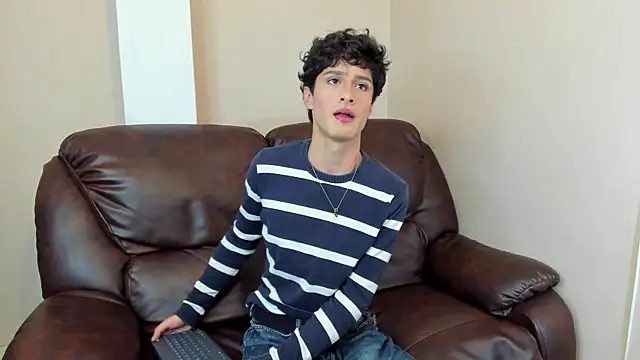 Snapshot of Xam_Collen chatting on 22, 12, 2025 Xam Collen online show from 22, 12, 2025