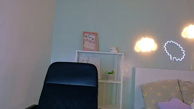 Snapshot of SarahEvans___ chatting on 8, 11, 2025 SarahEvans online show from 8, 11, 2025