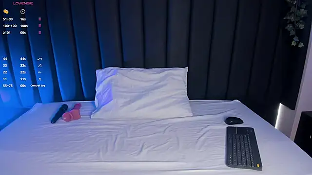 Snapshot of Cristina_joy chatting on 23, 10, 2025 Cristina joy online show from 23, 10, 2025