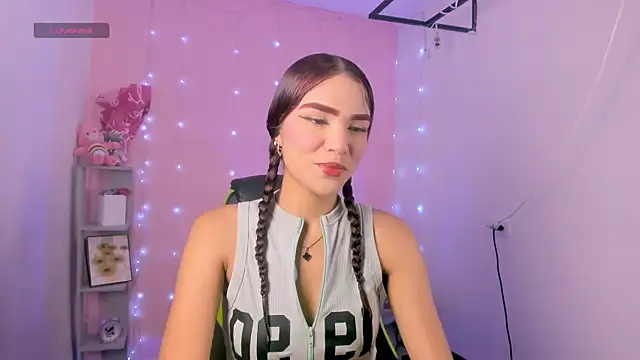 Snapshot of ashlysmith_01 chatting on 1, 10, 2025 ashlysmith 01 online show from 1, 10, 2025