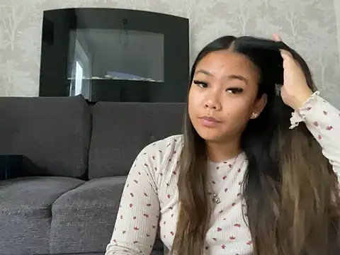 MissCherryyxox online show from 28, 9, 2025