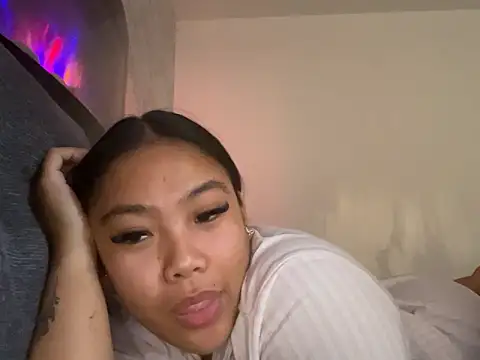 MissCherryyxox online show from 18, 9, 2025