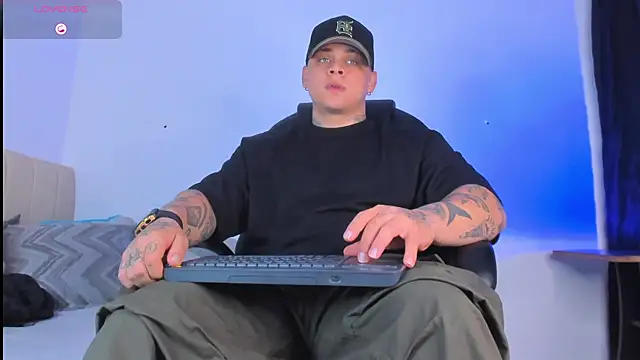 denis munera online show from 17, 10, 2025