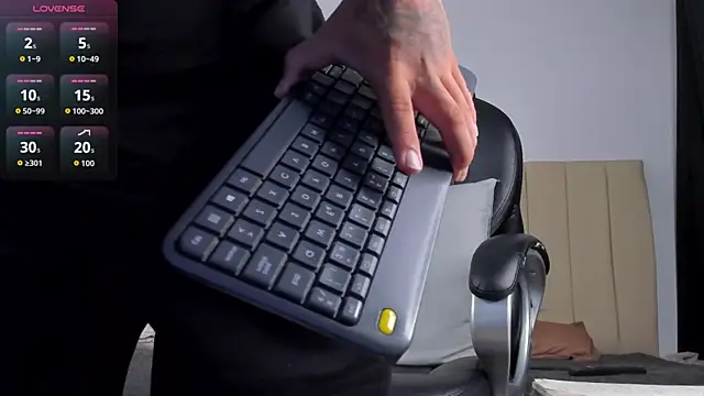 denis munera online show from 5, 4, 2026