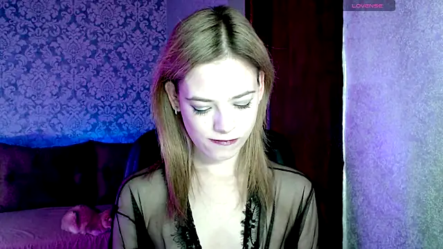 Kate  Loves online show from 21, 4, 2026