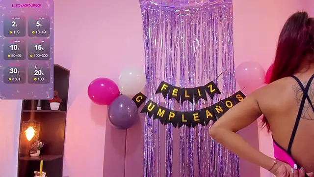 HoollyHendrix online show from 1, 11, 2025