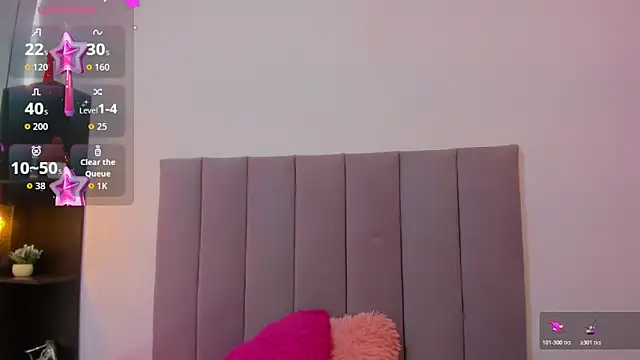 HoollyHendrix online show from 21, 10, 2025