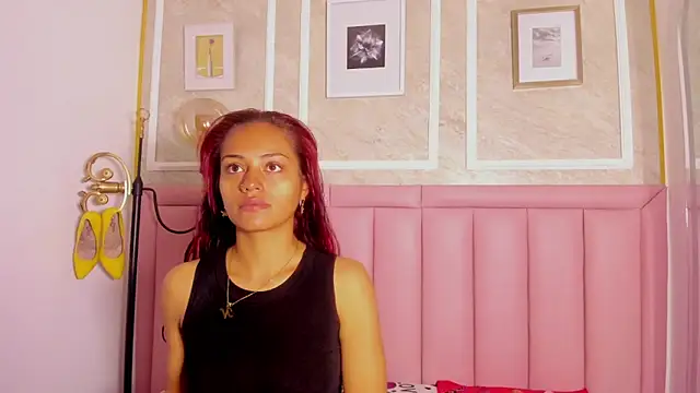 HoollyHendrix online show from 13, 1, 2026