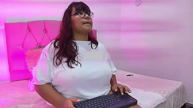 Ruby Nooir online show from 19, 9, 2025