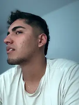 Snapshot of tomy_hot20 chatting on 16, 11, 2025 tomy hot20 online show from 16, 11, 2025