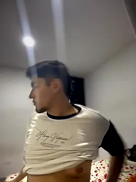 Snapshot of tomy_hot20 chatting on 13, 11, 2025 tomy hot20 online show from 13, 11, 2025