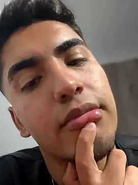 Snapshot of tomy_hot20 chatting on 24, 11, 2025 tomy hot20 online show from 24, 11, 2025