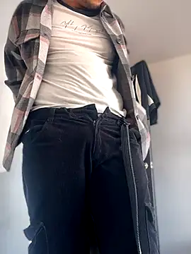 Snapshot of tomy_hot20 chatting on 12, 11, 2025 tomy hot20 online show from 12, 11, 2025