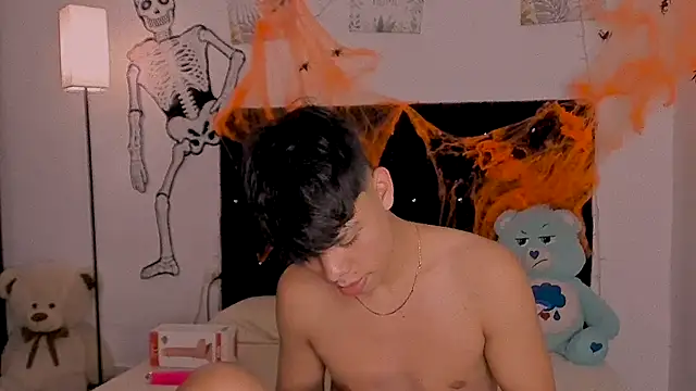 Zacktorres  online show from 21, 10, 2025