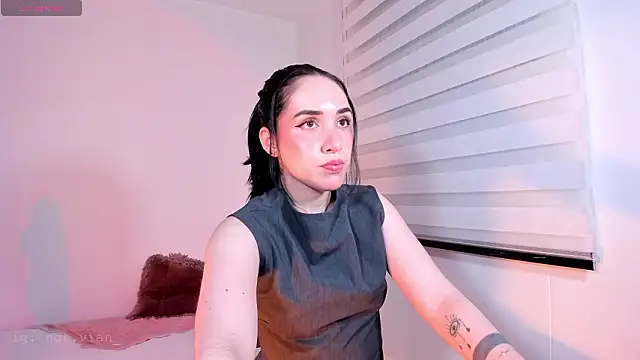 SarahCastillo  online show from 2, 2, 2026