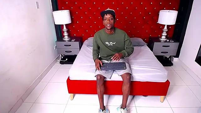 SkylerBigxxx online show from 18, 10, 2025