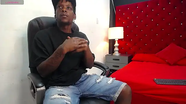 SkylerBigxxx online show from 31, 10, 2025