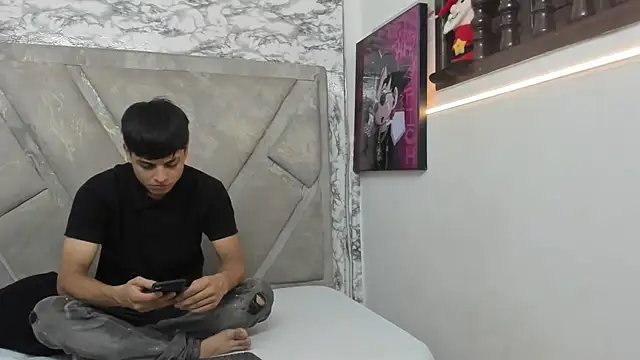 Logan Jhonson online show from 11, 10, 2025