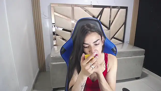 Maily a  online show from 6, 11, 2025