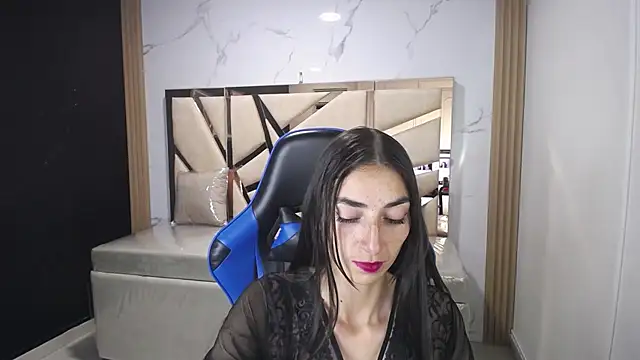 Maily a  online show from 7, 11, 2025