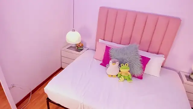 Amy Ferreira online show from 23, 11, 2025