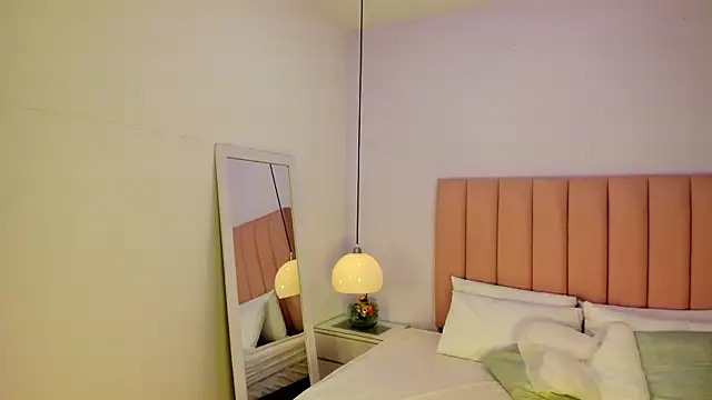 Amy Ferreira online show from 4, 11, 2025