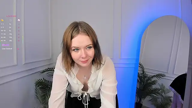 Sophi X online show from 2, 10, 2025