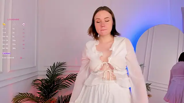 Sophi X online show from 13, 10, 2025