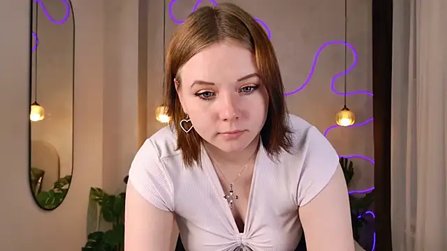 Sophi X online show from 6, 10, 2025