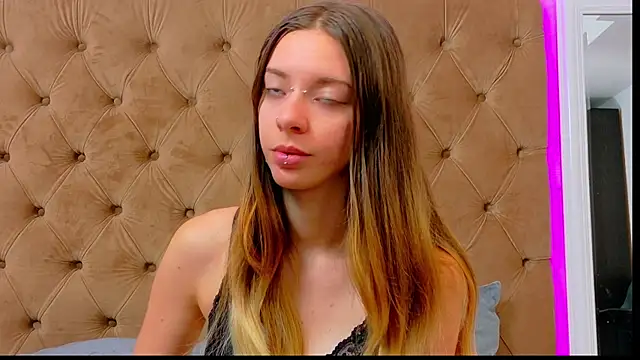 Snapshot of CoraVex chatting on 20, 5, 2026 CoraVex online show from 20, 5, 2026
