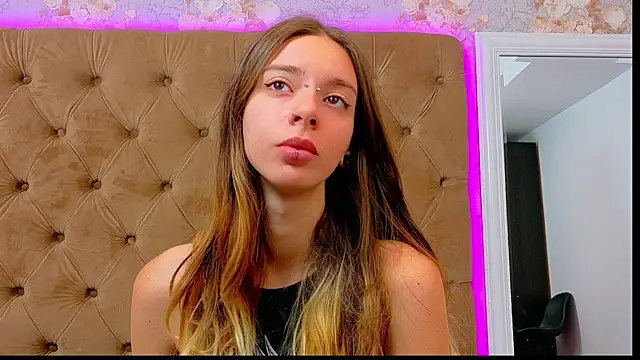 Snapshot of CoraVex chatting on 25, 5, 2026 CoraVex online show from 25, 5, 2026