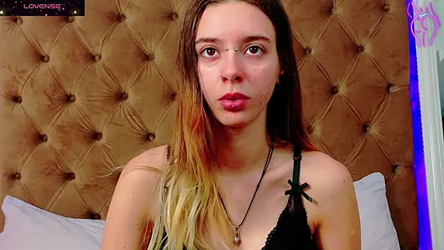 CoraVex online show from 26, 11, 2025