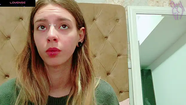 CoraVex online show from 31, 10, 2025