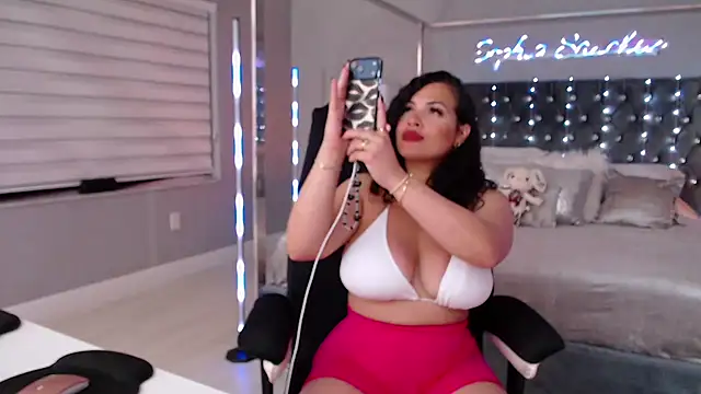 theofficialsophiasanchez online show from 9, 4, 2026