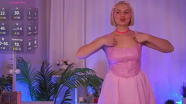 Snapshot of Amelia_Wells chatting on 17, 10, 2025 Amelia Wells online show from 17, 10, 2025