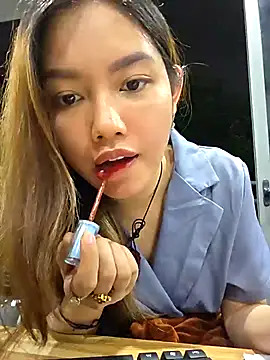 MaiHoang2k online show from 2, 12, 2025